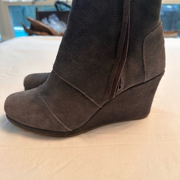Tom’s Desert Wedge Boots Dark Gray Suede Size 8 - Picture 8 of 13